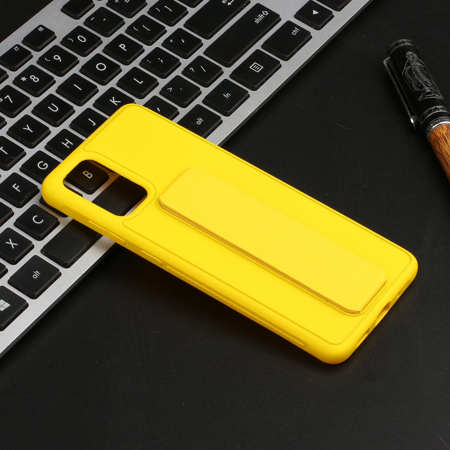 For Samsung Galaxy S20 Plus / S20 Plus 5G Magnetic Hand Strap Kickstand TPU + PC Phone Cover - Yellow