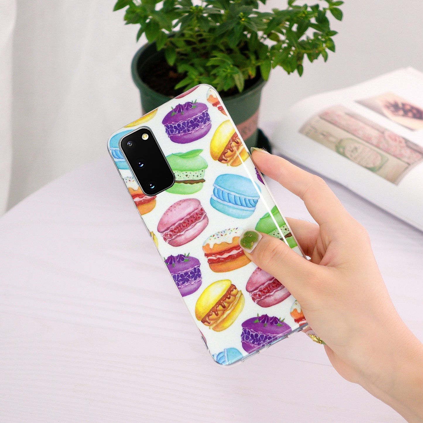 Glow in The Dark Noctilucent Shockproof Lightweight Soft TPU Cover Cell Phone Case for Samsung Galaxy S20 4G/S20 5G - Hamburg