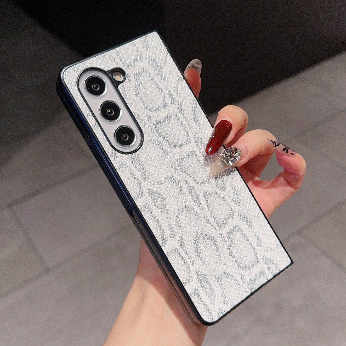 For Samsung Galaxy Z Fold6 5G Case Snake Texture PU Leather Coated PC Phone Cover - White