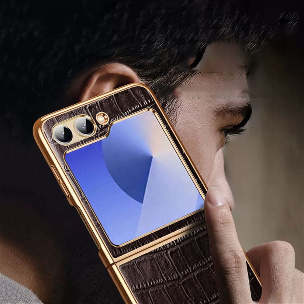 For Samsung Galaxy Z Flip7 FE 5G / Z Flip6 5G Case Crocodile Texture Genuine Cow Leather+PC Phone Cover - Coffee