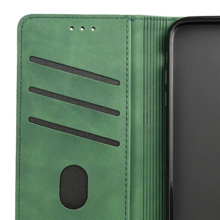 For Asus Zenfone 9 5G Anti-drop Splicing Phone Case PU Leather Magnetic Auto-absorbed Skin-touch Feeling Phone Wallet Cover with Stand - Green