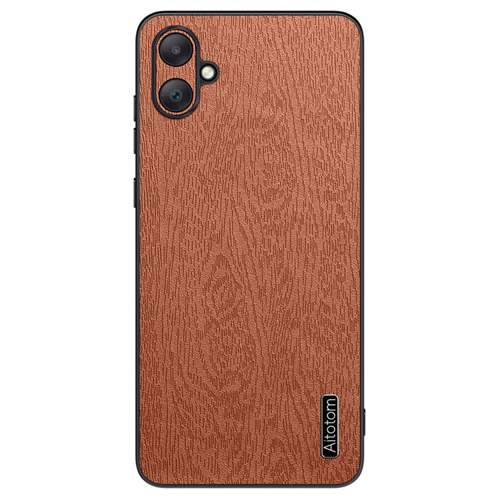For Samsung Galaxy A06 Case Wood Texture PU Leather Coated PC+TPU Phone Cover - Brown