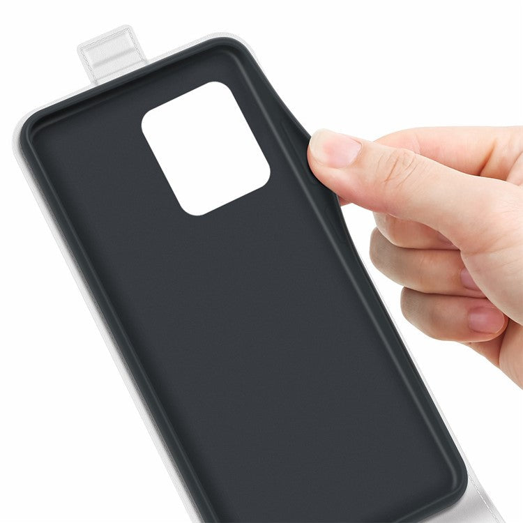 For Motorola Moto X30 Pro 5G / Edge 30 Ultra 5G Crazy Horse Texture Phone Case Anti-scratch PU Leather Vertical Flip Cover with Card Holder - White