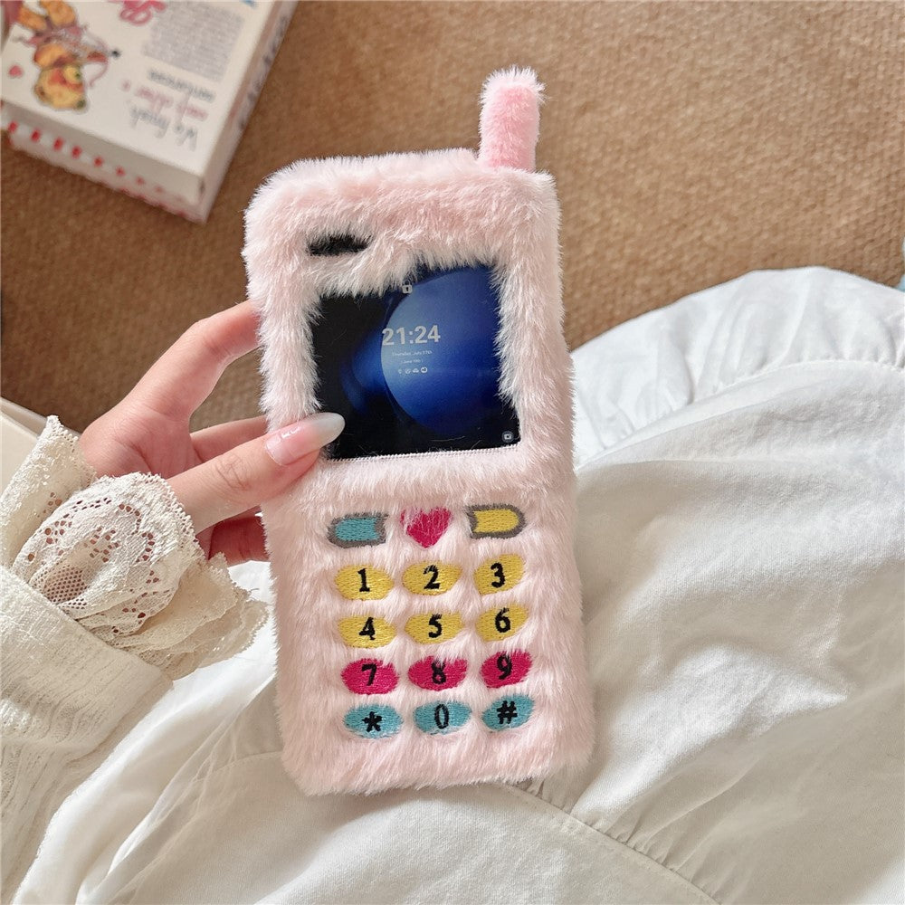 KJS-004 For Samsung Galaxy Z Flip7 FE 5G / Z Flip6 5G Case Retro Phone Style Embroidered Dial Keys Hard PC Warm Plush Phone Cover - Pink