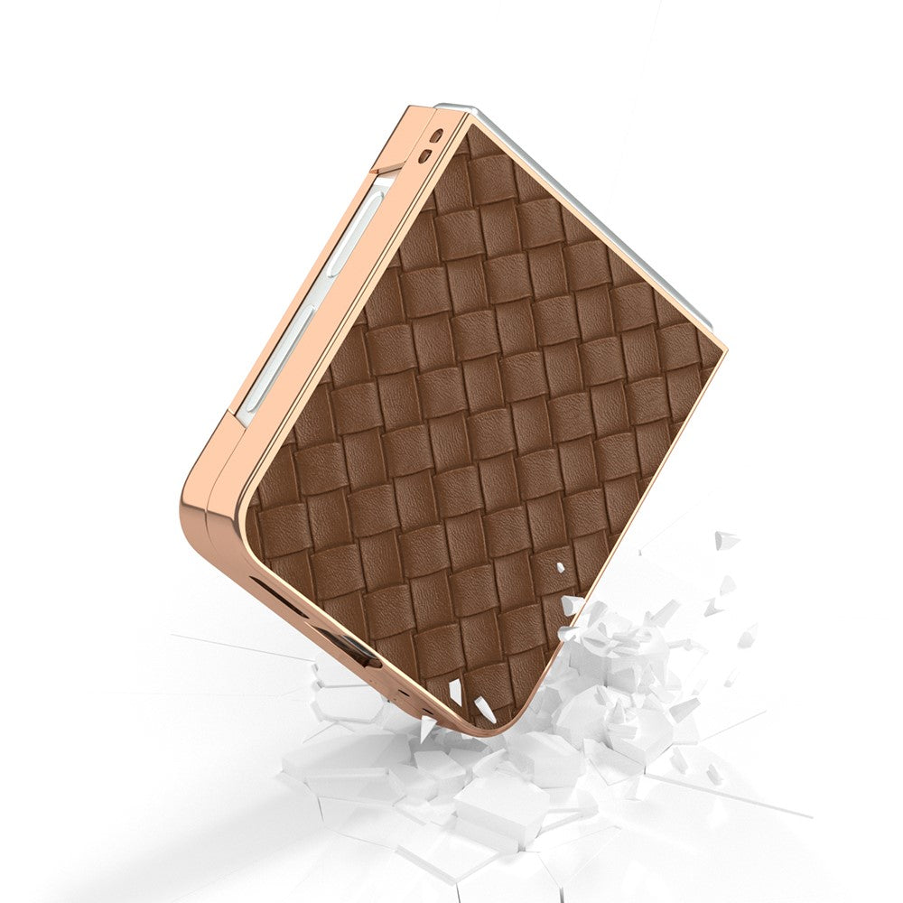 ABEEL For Samsung Galaxy Z Flip7 FE 5G / Z Flip6 5G Case Woven Texture Electroplating Edge Leather Coated PC Phone Cover - Brown