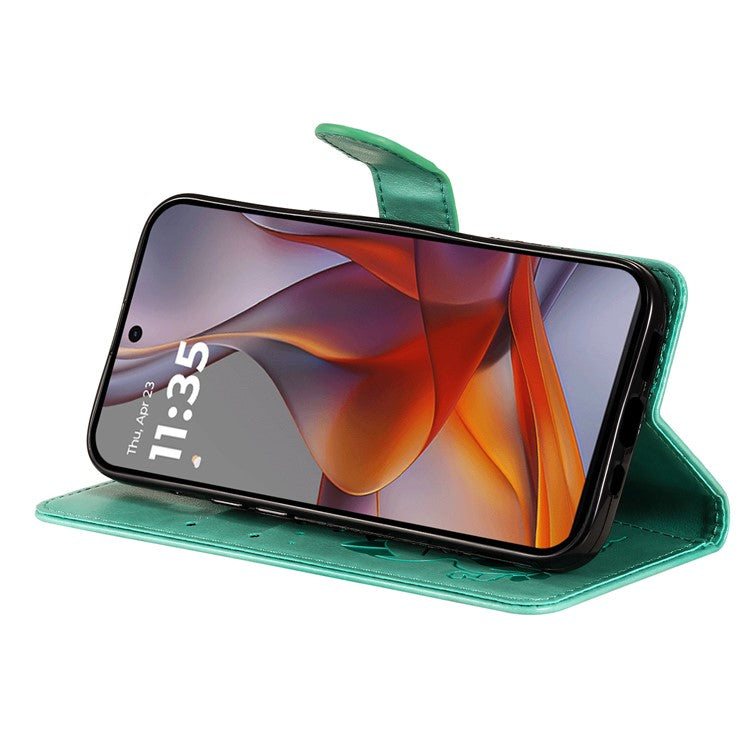 For Motorola Moto G75 5G Case Cat Bee Pattern Leather Phone Cover - Green