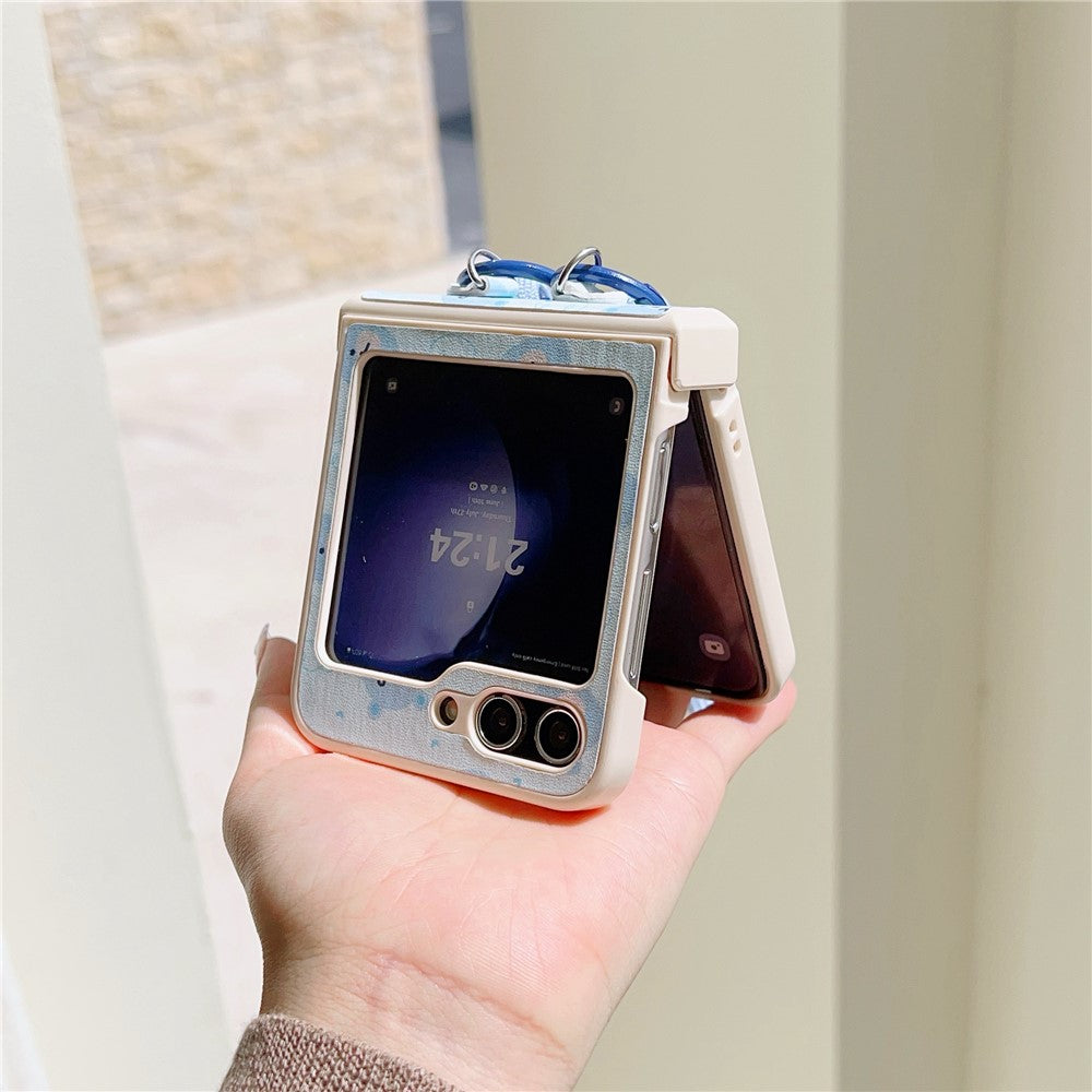 For Samsung Galaxy Z Flip7 FE 5G / Z Flip6 5G Case Cute Bear Pattern PU + PC Protective Phone Cover with Strap