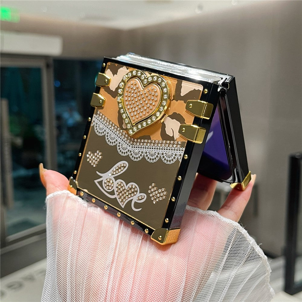 For Samsung Galaxy Z Flip7 FE 5G / Z Flip6 5G Case Heart Pattern Electroplating TPU + PC Phone Cover with Kickstand - Khaki