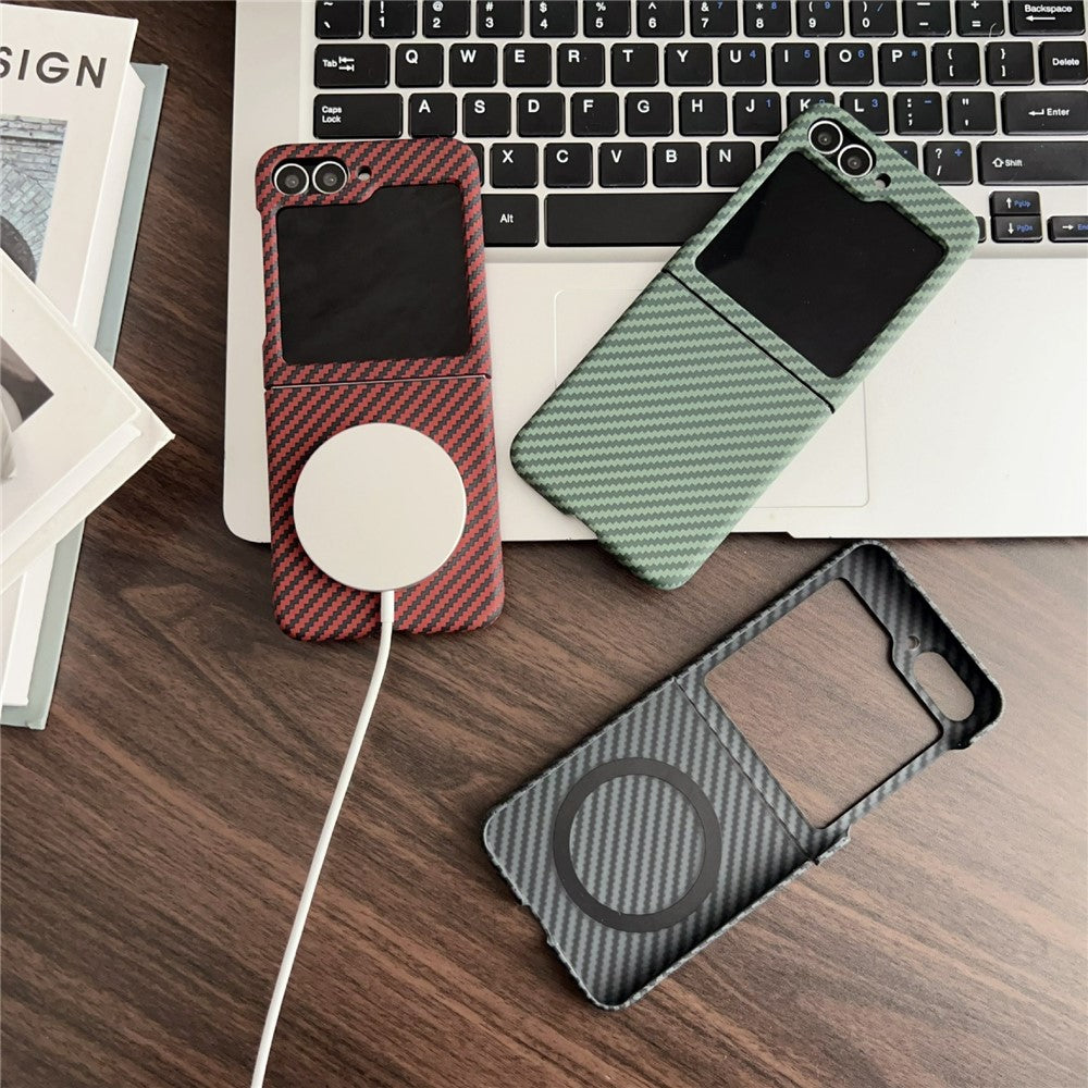 For Samsung Galaxy Z Flip7 FE 5G / Z Flip6 5G Magnetic Case Carbon Fiber Texture Slim Shockproof PC Phone Cover - Black