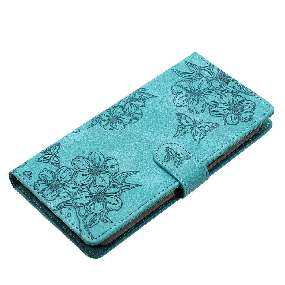 For iPhone 17 Pro Max Case Butterfly Flower Pattern Skin-Touch Leather Phone Cover - Green