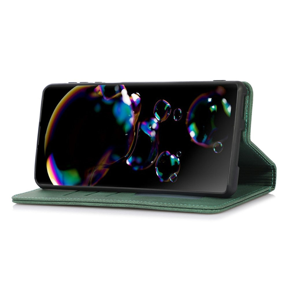 For iPhone 17 Pro Max Case Wallet Magnetic Closing Leather Flip Phone Cover - Green