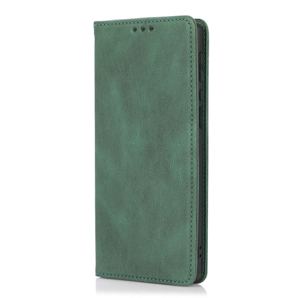 For iPhone 17 Pro Max Case Wallet Magnetic Closing Leather Flip Phone Cover - Green