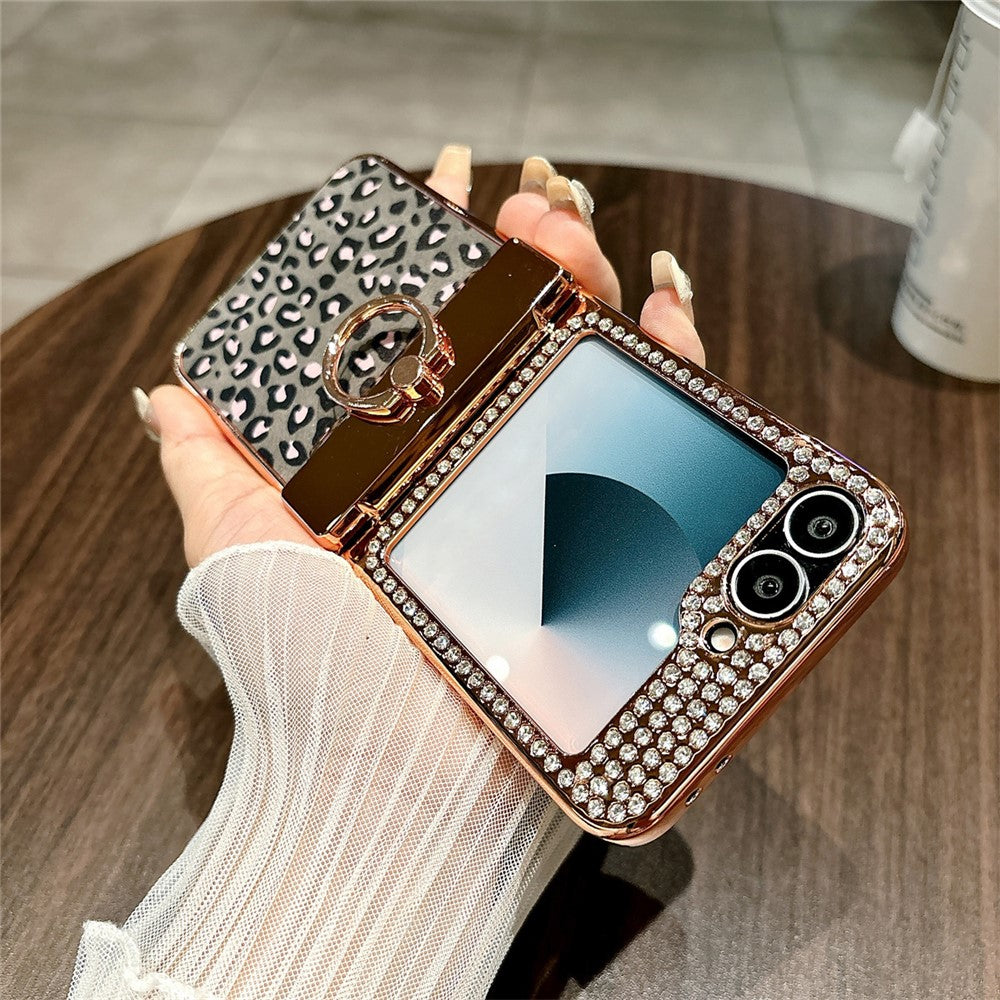 For Samsung Galaxy Z Flip7 FE 5G / Z Flip6 5G Case Leopard Pattern Ring Holder Rhinestone Hard PC Phone Cover - Black