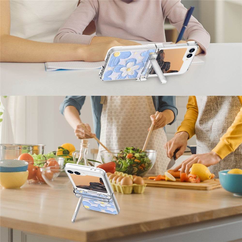 GW181 For Samsung Galaxy Z Flip7 FE 5G / Flip6 5G Case with Pattern Design Kickstand Hard PC Phone Cover - Blue Flower