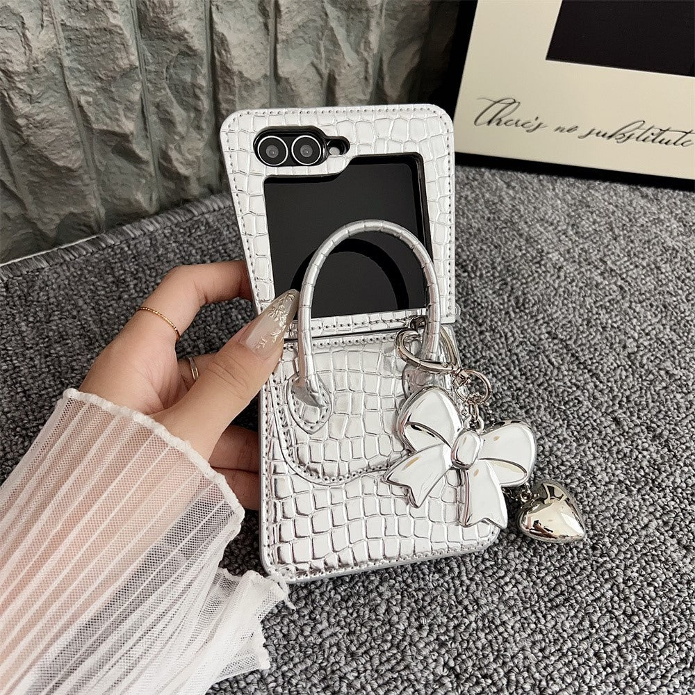 For Samsung Galaxy Z Flip7 FE 5G  /  Z Flip6 5G Case Handbag Crocodile Texture Leather + PC Phone Cover with Bow Heart Pendant - White