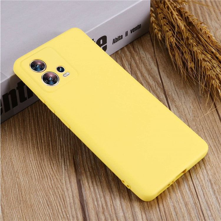 For Motorola Moto S30 Pro 5G / Edge 30 Fusion 5G Liquid Silicone Cell Phone Case Anti-scratch Soft Lining Protective Cover with Strap - Yellow