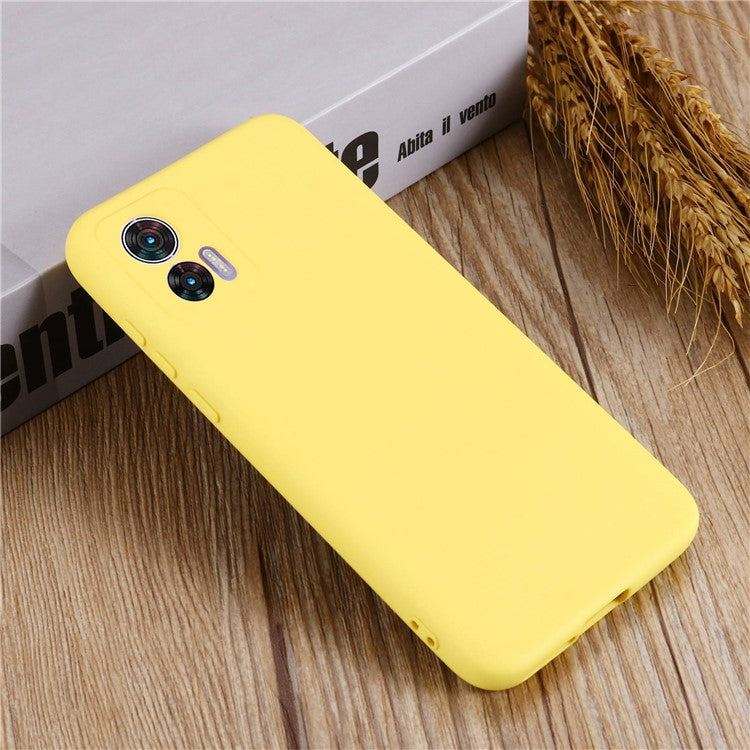 For Motorola Edge 30 Neo 5G / Edge 30 Lite Anti-scratch Liquid Silicone Cell Phone Case Shockproof Protective Cover with Strap - Yellow