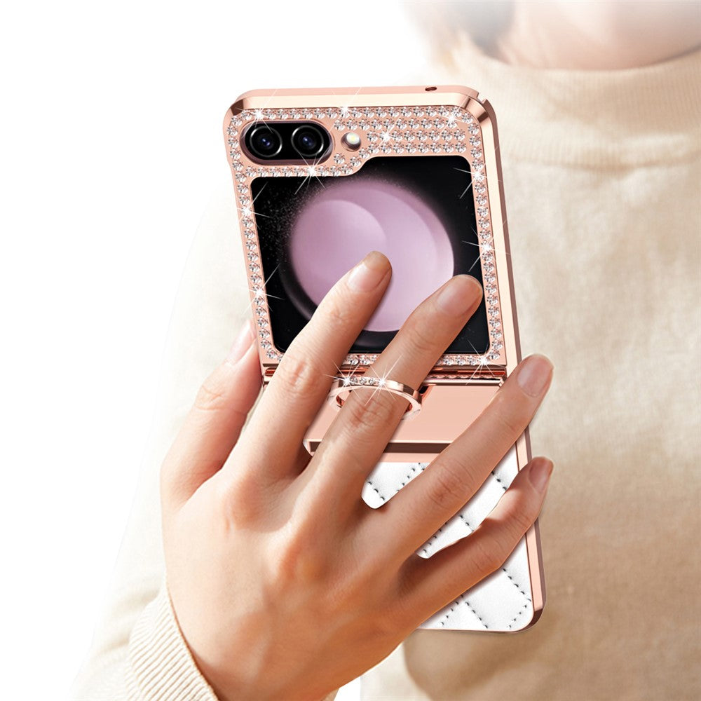 For Samsung Galaxy Z Flip7 FE 5G / Z Flip6 5G / Z Flip5 5G Case Rhinestone Decor Leather+PC Rhombus Phone Cover - White