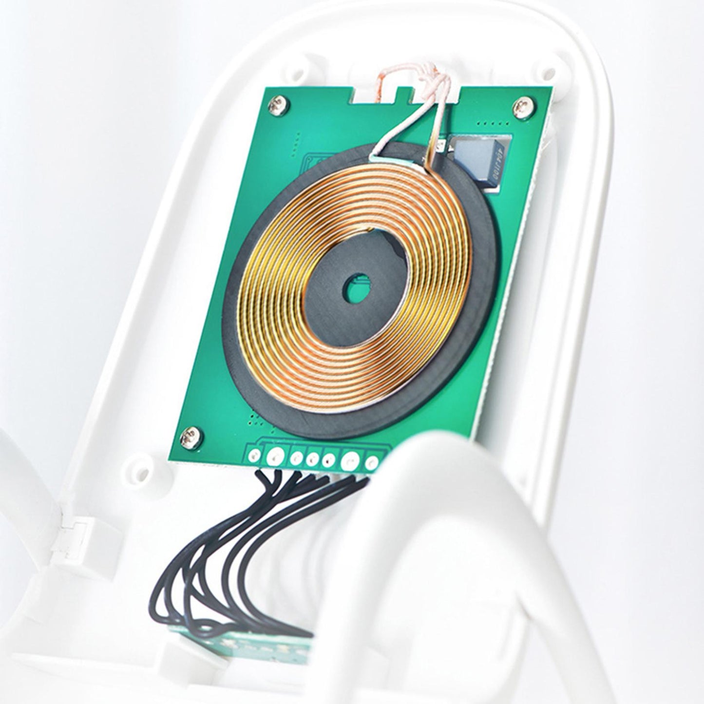 Amplifier Wireless Charger Phone Holder for Iphone Chair Shape White