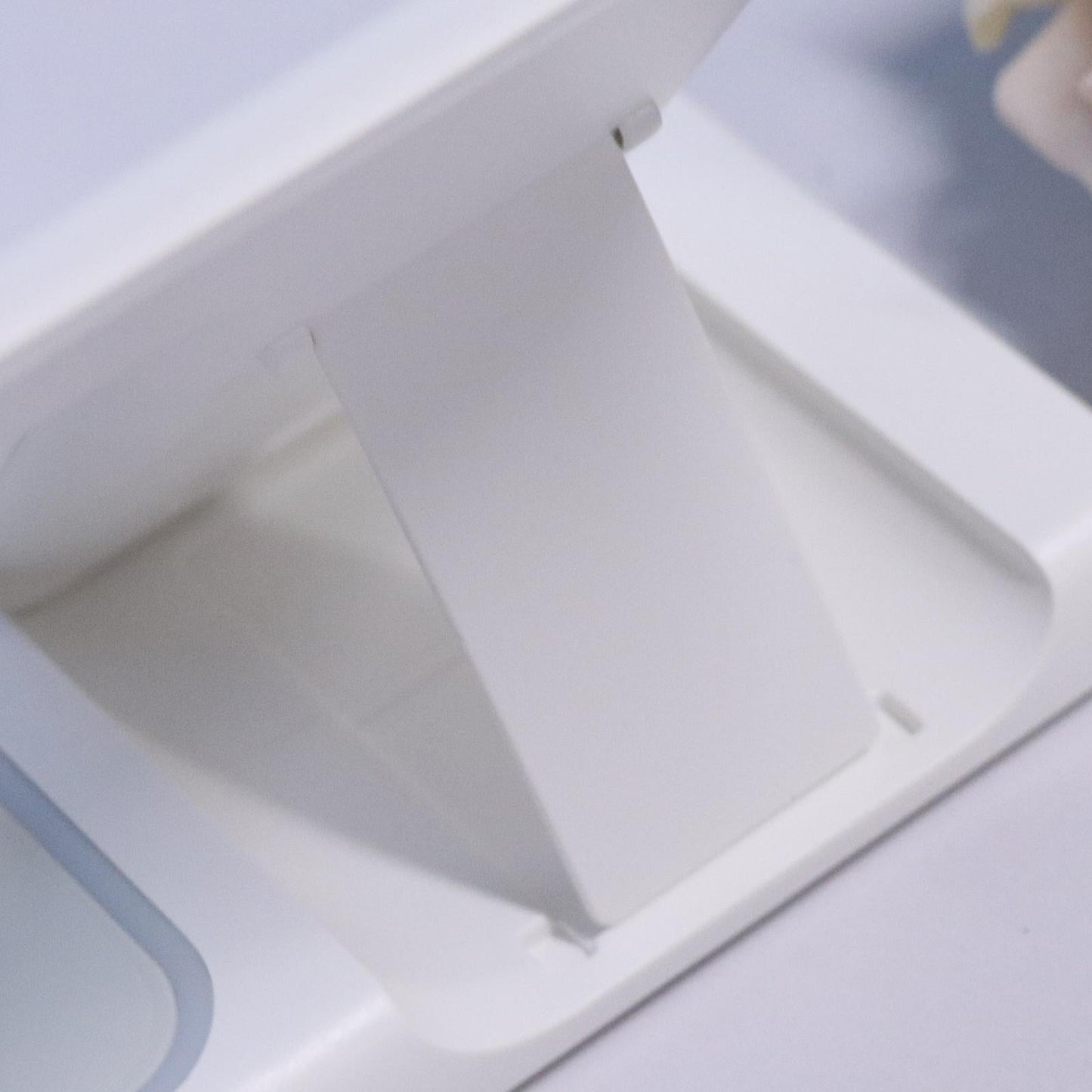 3in1 Qi Wireless Fast Charger Dock Stand For iwatch Smartphone Earbuds White