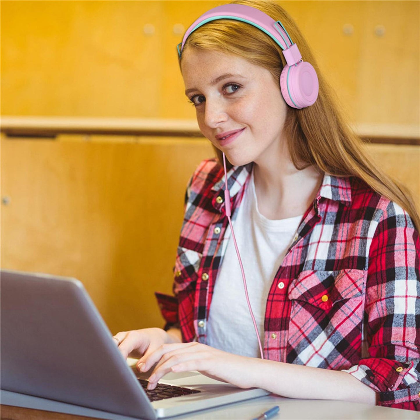 On-Ear Wired Headset Noise Cancellation 3.5mm Socket for School Travel Kids Blue Black