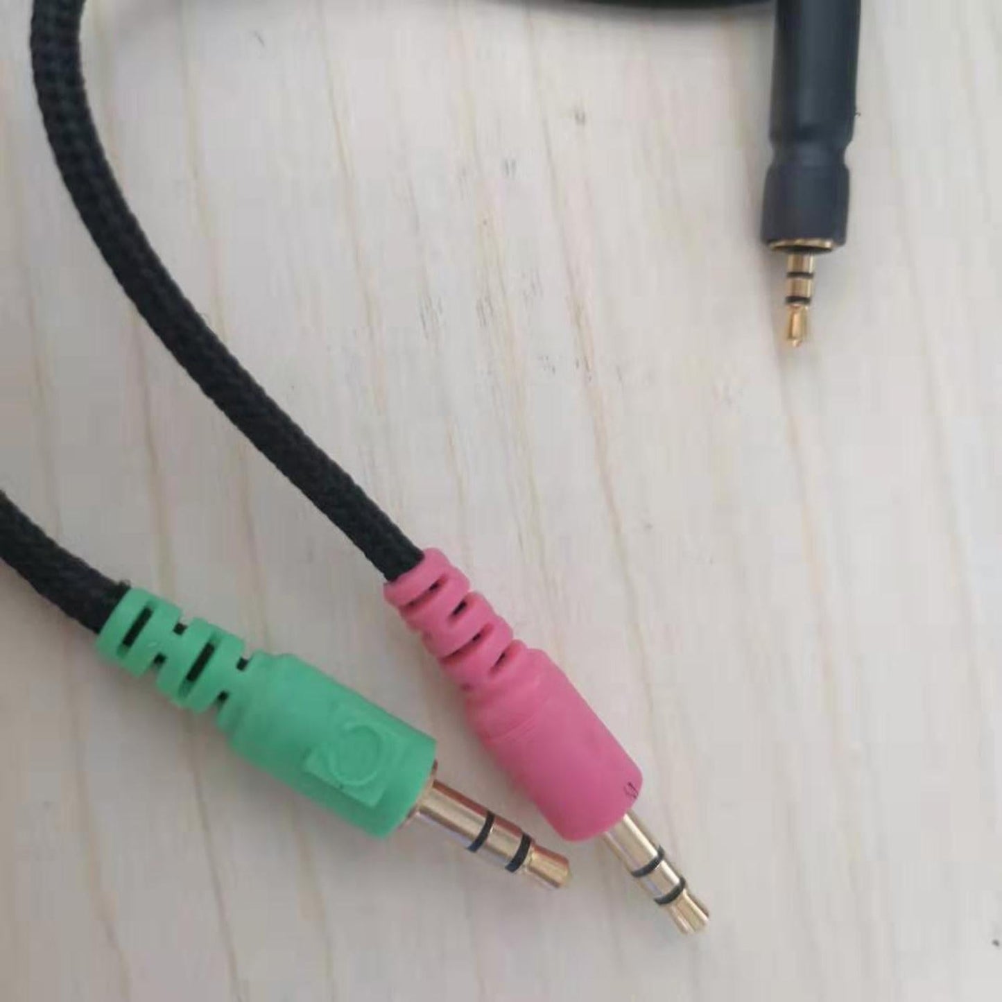 3.5mm Headphone Splitter for GSP350/500/600 Game Headset for PC with Switch