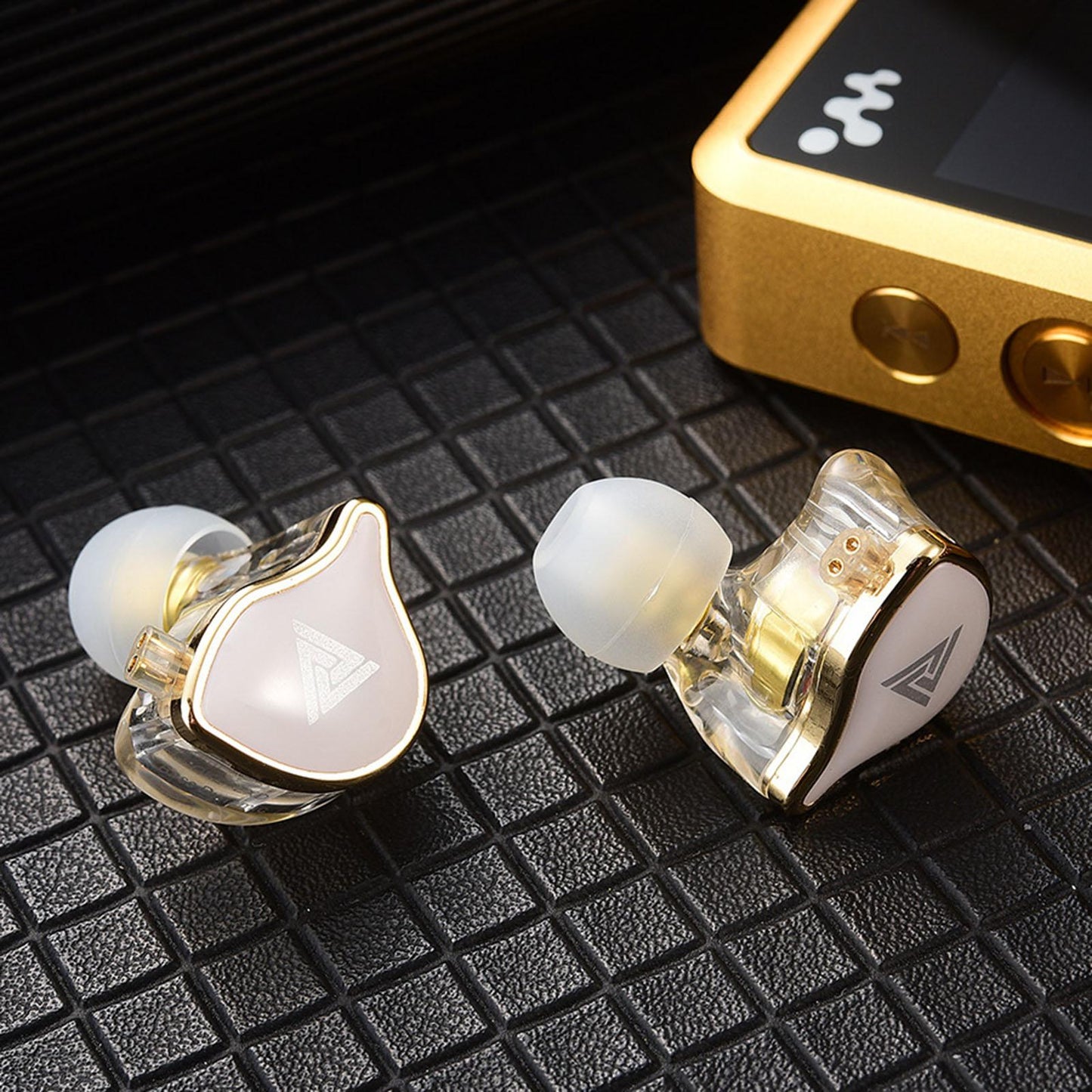 Dynamic Earphone with Mic 10mm Monitor Comfortable Headset for DJ White