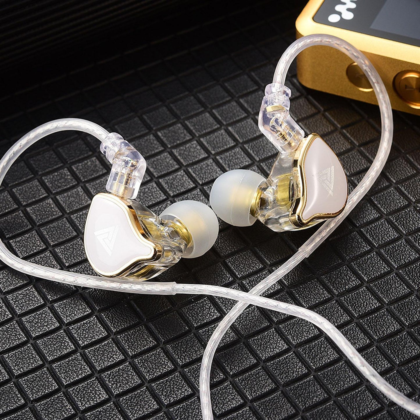 Dynamic Earphone with Mic 10mm Monitor Comfortable Headset for DJ White