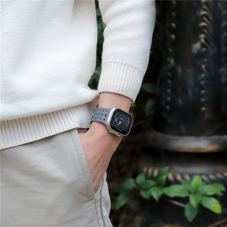 For Apple Watch 10 46mm / Ultra 2 / Ultra 49mm / 9 8 7 45mm / SE (2023) SE (2022) SE 6 5 4 44mm / 3 2 1 42mm Breathable Silicone Strap - Grey+Orange