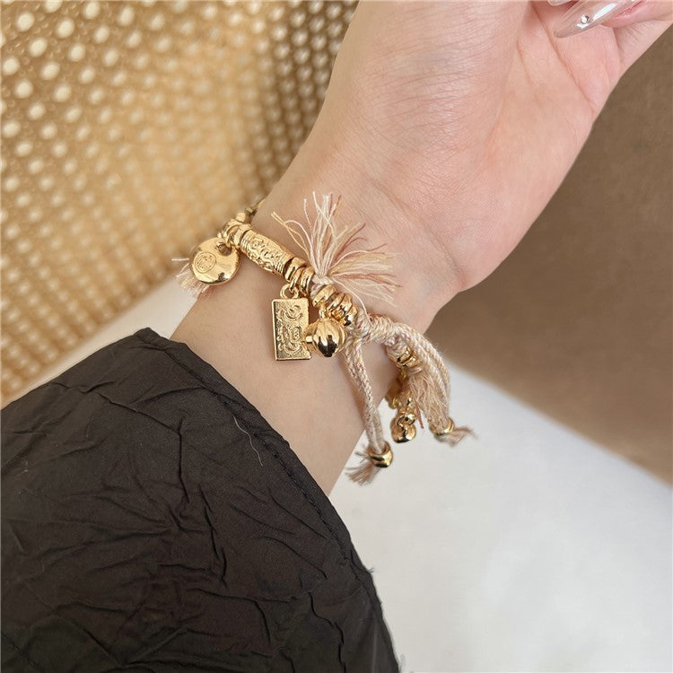 For Apple Watch 10 46mm / Ultra 2 / Ultra 49mm / 9 8 7 45mm / SE (2023) SE (2022) SE 6 5 4 44mm / 3 2 1 42mm Peace Lock Pendant Woven Rope Strap - Apricot