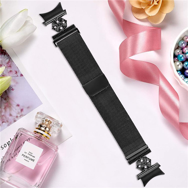 For Samsung Galaxy Watch 5 Pro / Watch 5 / Watch4 Milanese Watch Band Flower Stainless Steel Strap with Connector - Black