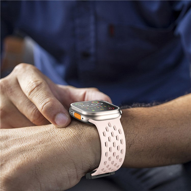 Hollow Silicone Strap for Apple Watch Series 10 46mm / Ultra 2 / Ultra 49mm / 9 8 7 45mm / SE (2023) SE (2022) SE 6 5 4 44mm / 3 2 1 42mm - Pink+Black Buckle