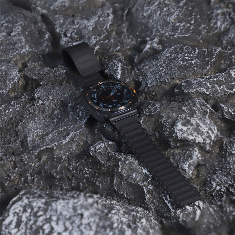 For Samsung Galaxy Watch Ultra 47mm Silicone Band Magnetic Sport Band Strap - Black / Black Connector