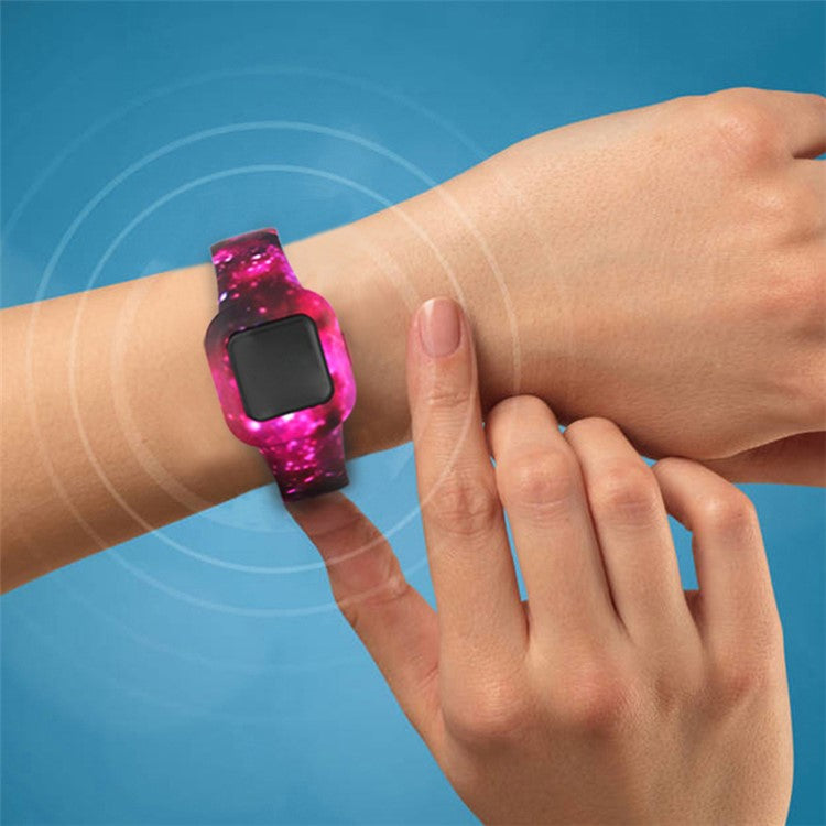 Soft Silicone Smart Watch Strap Replacement Watch Band for GarminFit JR3 - Camouflage Green