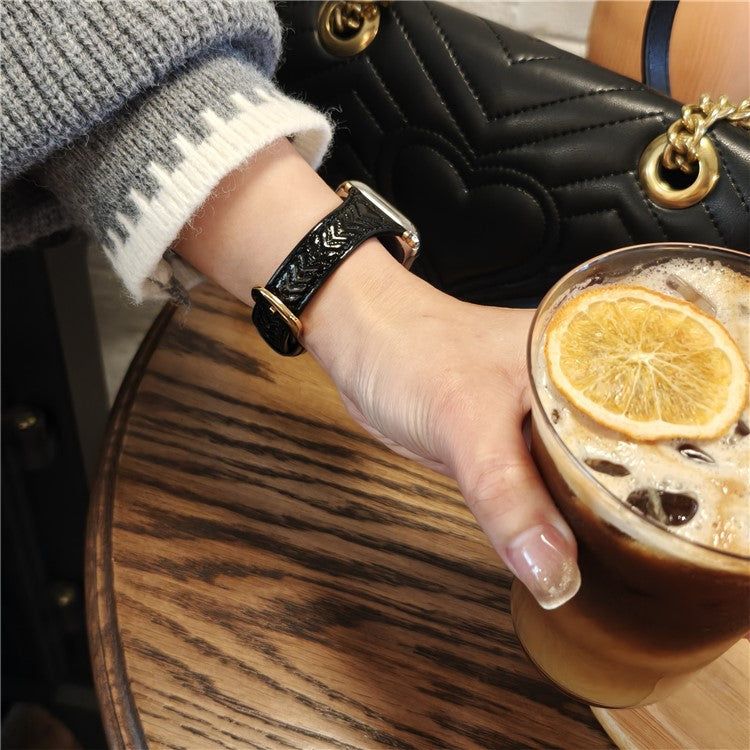 Watch Band For Apple Watch Series 10 Ultra 9 8 7 SE 6 5 4 3 2 1 46mm 49mm 45mm 44mm 42mm Heart Pattern Embossed Genuine Leather Strap - Black