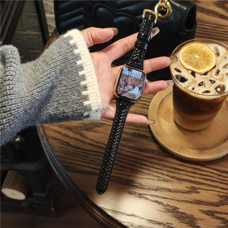 Watch Band For Apple Watch Series 10 Ultra 9 8 7 SE 6 5 4 3 2 1 46mm 49mm 45mm 44mm 42mm Heart Pattern Embossed Genuine Leather Strap - Black