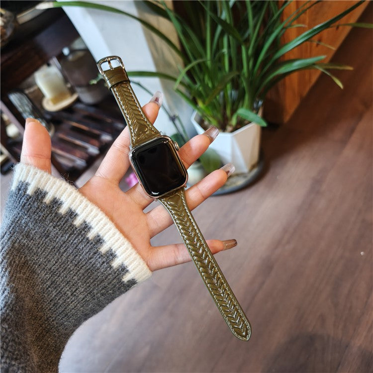 Watch Band For Apple Watch Series 10 Ultra 9 8 7 SE 6 5 4 3 2 1 46mm 49mm 45mm 44mm 42mm Heart Pattern Embossed Genuine Leather Strap - Green