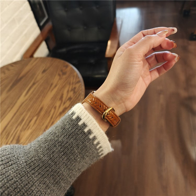 Watch Band For Apple Watch Series 10 9 8 7 SE 6 5 4 3 2 1 42mm 41mm 40mm 38mm Heart Pattern Embossed Genuine Leather Strap - Brown