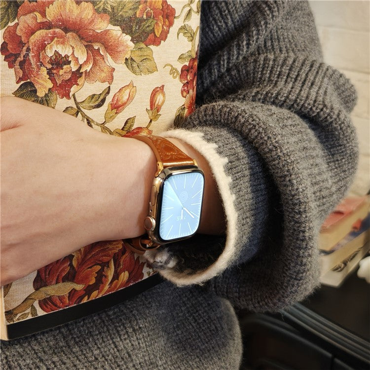 Watch Band For Apple Watch Series 10 9 8 7 SE 6 5 4 3 2 1 42mm 41mm 40mm 38mm Heart Pattern Embossed Genuine Leather Strap - Brown