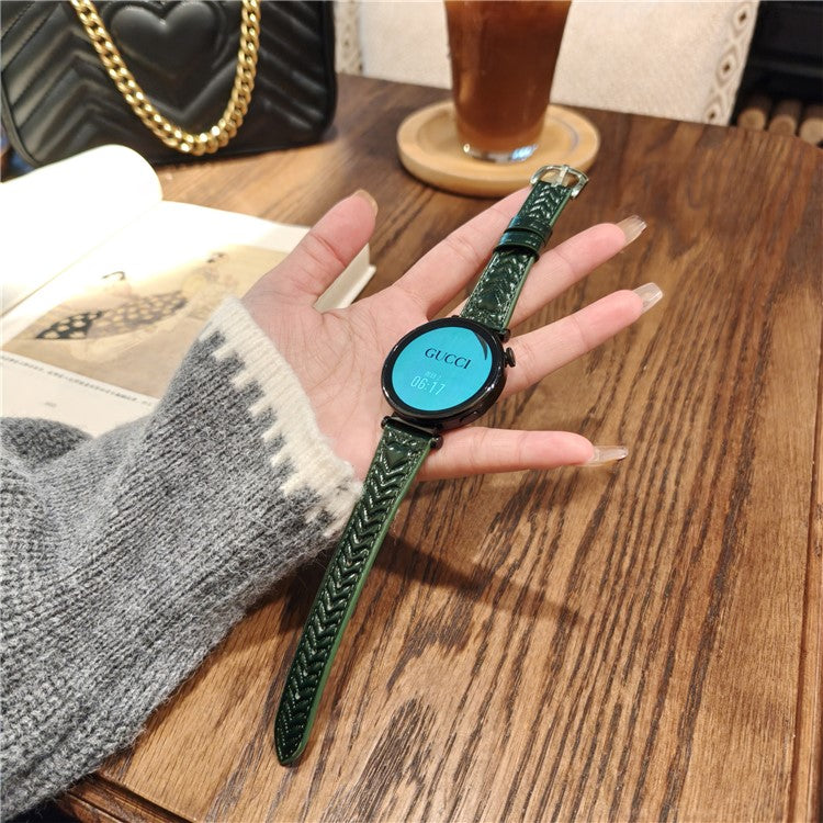 20mm Watch Band For Huawei Watch GT 3 42mm  /  GT 2 42mm  /  Samsung Galaxy Watch7 44mm 40mm Heart Pattern Embossed Genuine Leather Strap - Dark Green