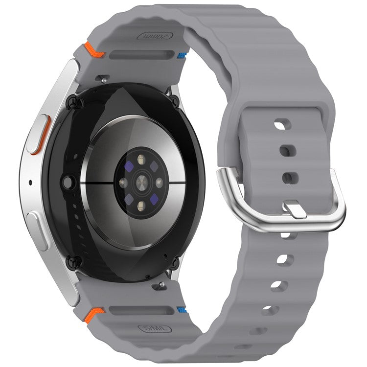 Silicone Strap for Samsung Galaxy Watch7 / 6 / 5 Pro / 5 Watch Band Wave Design with Silver Metal Buckle - Grey