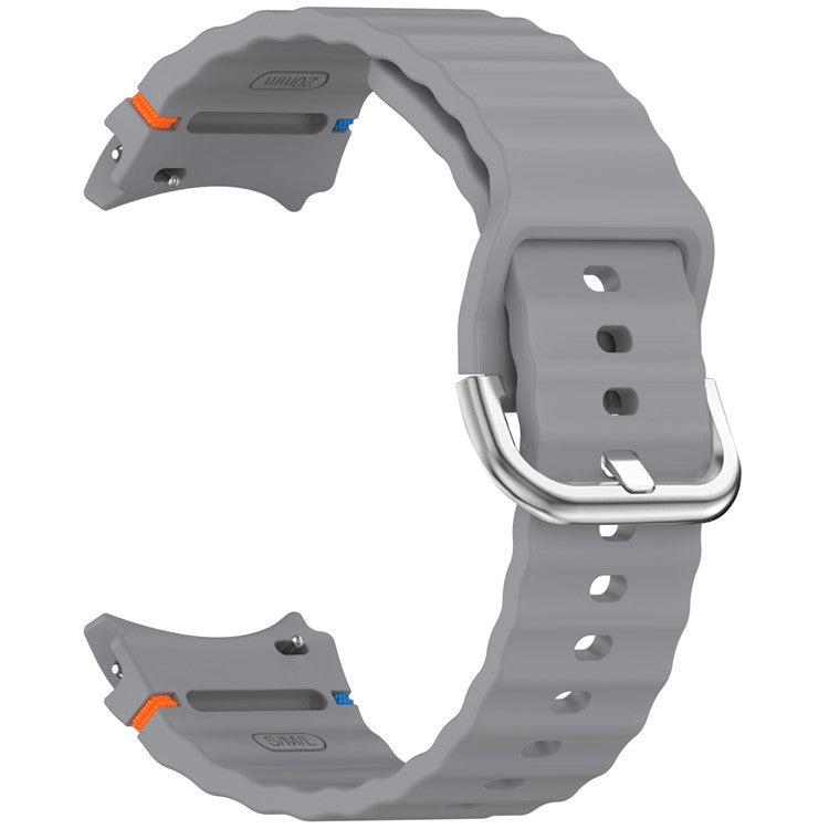 Silicone Strap for Samsung Galaxy Watch7 / 6 / 5 Pro / 5 Watch Band Wave Design with Silver Metal Buckle - Grey