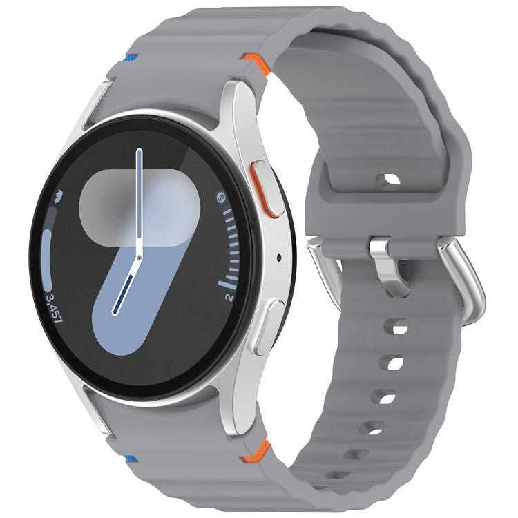 Silicone Strap for Samsung Galaxy Watch7 / 6 / 5 Pro / 5 Watch Band Wave Design with Silver Metal Buckle - Grey