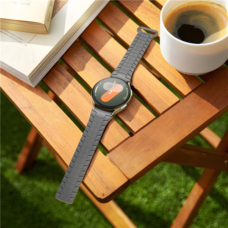 Watch Band for Samsung Galaxy Watch FE 40mm / Watch7 44mm 40mm Magnetic Dragon Scale Texture Silicone Strap - Grey+Orange