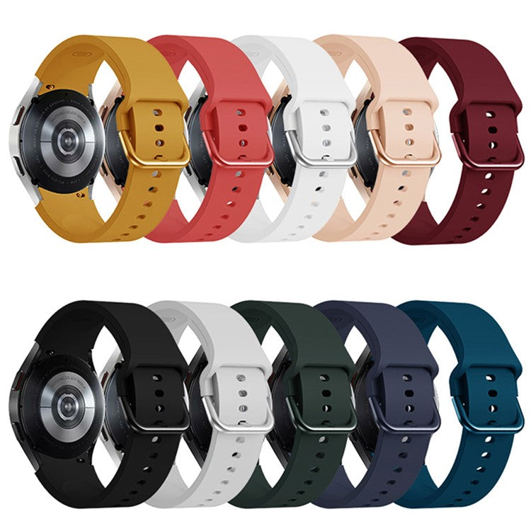 Soft Silicone Watch Strap Replacement Sport Band for Samsung Galaxy Watch6 40mm 44mm / Watch6 Classic 43mm 47mm / Watch 5 40mm 44mm / 5 Pro 45mm / Watch4 40mm 44mm - White