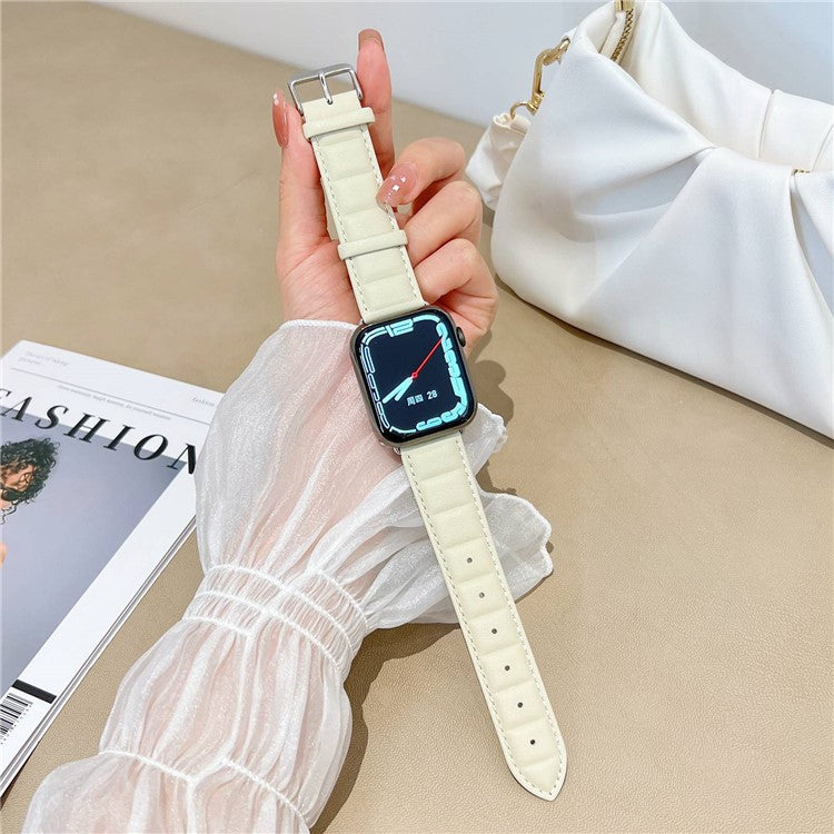 For Apple Watch Series 10 46mm / Ultra 2 Ultra 49mm / 9 8 7 45mm / SE (2023) SE (2022) SE 6 5 4 44mm / 3 2 1 42mm Square Imprinted Texture Genuine Leather Smartwatch Replacement Strap - Beige