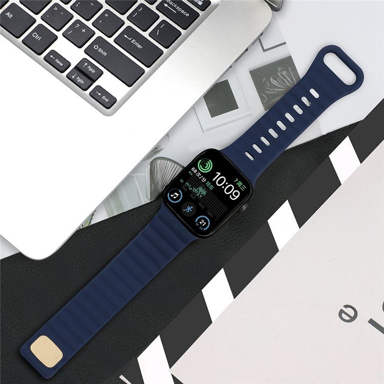 For Apple Watch Series 10 46mm / Ultra 2 Ultra 49mm / Series 9 8 7 45mm / 6 5 4 SE (2023) SE (2022) SE 44mm / 3 2 1 42mm Quick Release Silicone Watch Strap Watchband with Button - Dark Blue
