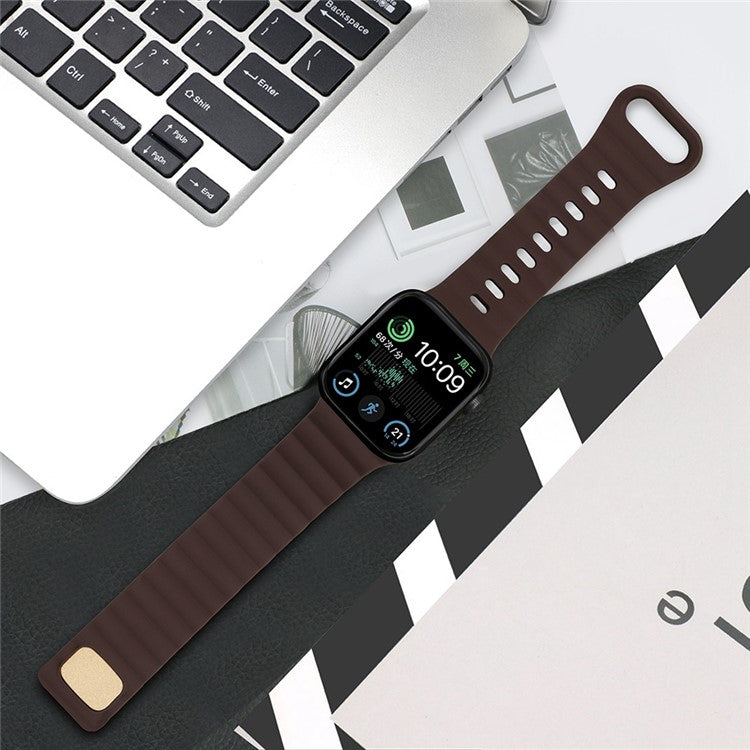 For Apple Watch Series 10 46mm / Ultra 2 Ultra 49mm / Series 9 8 7 45mm / 6 5 4 SE (2023) SE (2022) SE 44mm / 3 2 1 42mm Quick Release Silicone Watch Strap Watchband with Button - Coffee