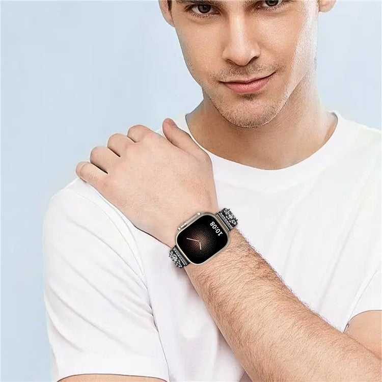 For Apple Watch Series 10 46mm / Ultra 2 Ultra 49mm /  Series 9 8 7 45mm / 6 5 4 SE (2023) SE (2022) SE 44mm / 3 2 1 42mm Watch Band Rhinestone Clover Watch Metal Strap - Black