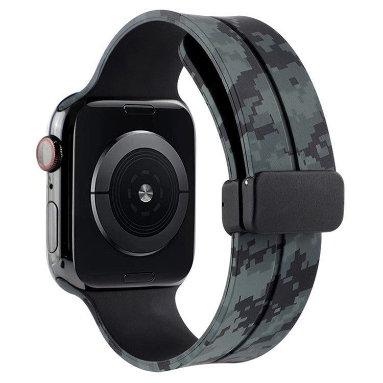For Apple Watch Series 10 46mm / Ultra 2 Ultra 49mm / Series 9 8 7 45mm / 6 5 4 SE (2023) SE (2022) SE 44mm / 3 2 1 42mm Camouflage Silicone Watch Band Magnetic Buckle Strap - Black